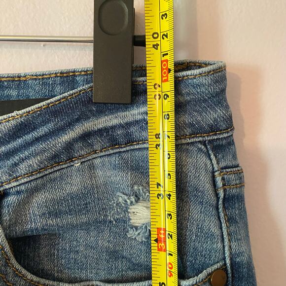 Judy Blue Women size 11 / 30 Skinny Fit Medium Wash Distressed Lemon Print Jeans - Picture 10 of 13